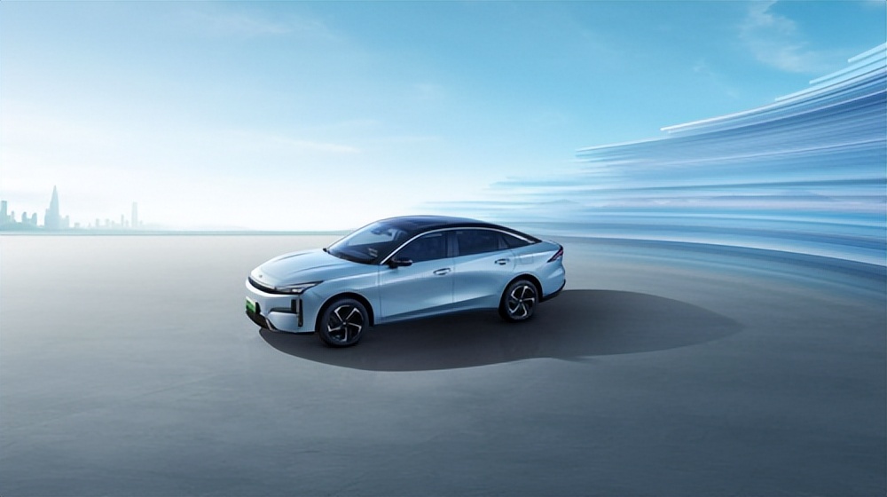 每月省出咖啡钱！银河 L6 EM-i 2.9L 油耗 + 六大权益，6.98 万起超划算