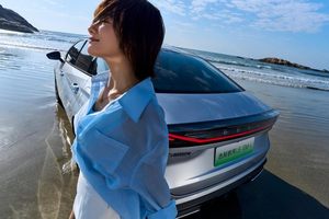 2L级油耗、6.98万限时补贴价！银河L6 EM-i轻松解锁全家出行新场景