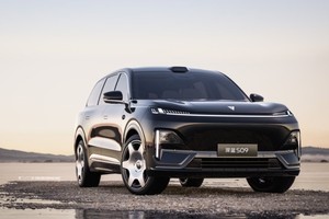 深蓝S09对比领克900，新中产买大六座SUV，“华为”是加分项？