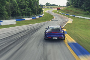 保时捷Taycan Turbo GT同时问鼎亚特兰大与亚斯码头赛道圈速纪录