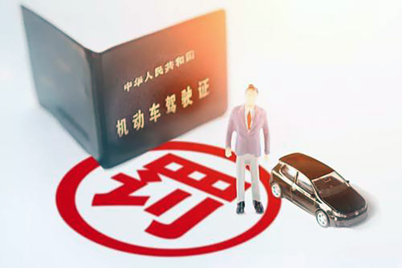 雷军发布动态：BBA开始今年的驾培项目，小米汽车也决心做好