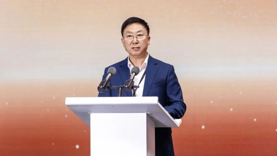 尊界S800批量投产 江淮华为共谱中国汽车工业新篇章