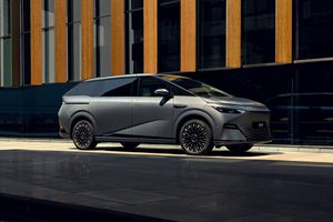 小鹏 X9 屡曝质量问题：40 万高端 MPV 为何成 "漏水专业户"？