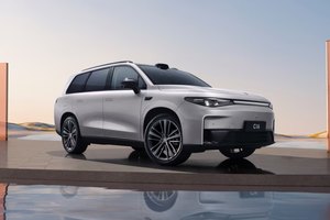 2026款零跑C16上市：18万级家用SUV的"六边形战士"来了！