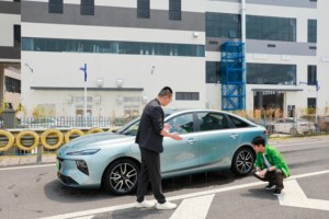 10万元买什么车好？2025新能源Top4：荣威纯电D6杀出重围