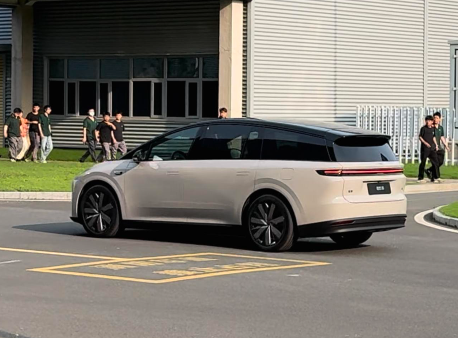 【E汽车】理想i8将于7月上市