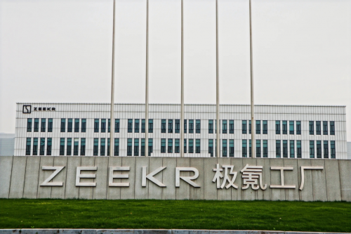 44月突50万台！极氪以30万均价破局内卷，重塑豪华车价值