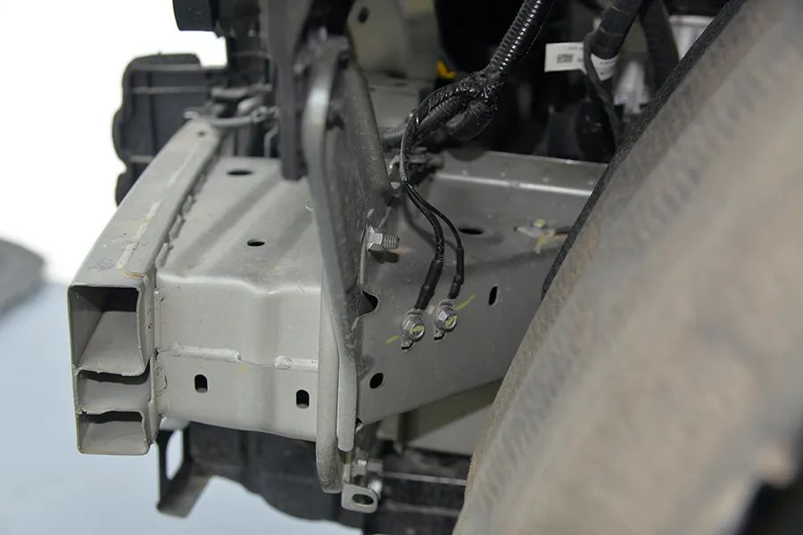 深蓝G318拆车：敢撞它？“金箍棒”能放过谁？
