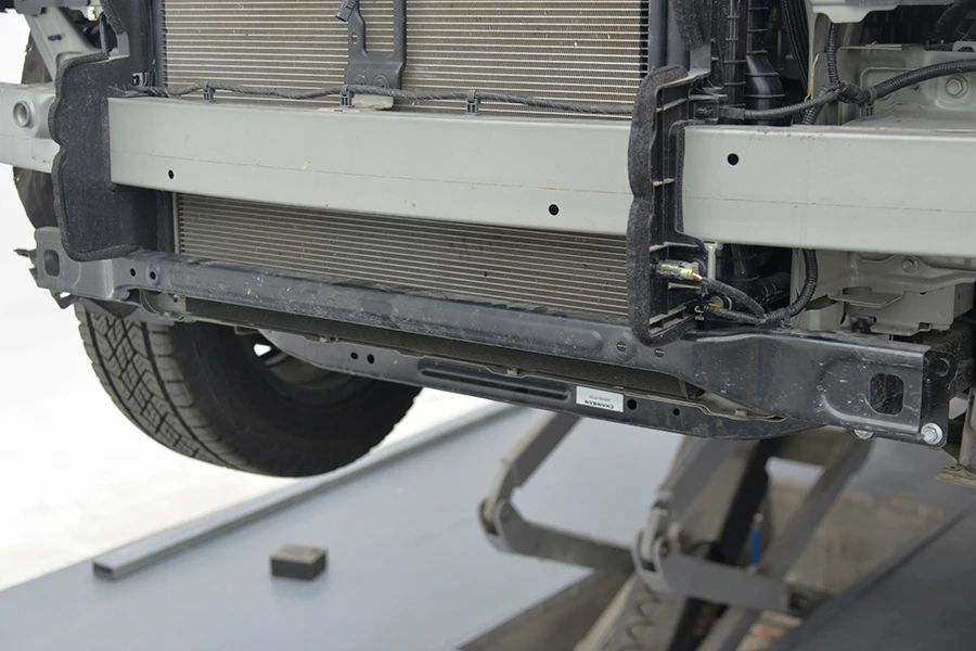 深蓝G318拆车：敢撞它？“金箍棒”能放过谁？