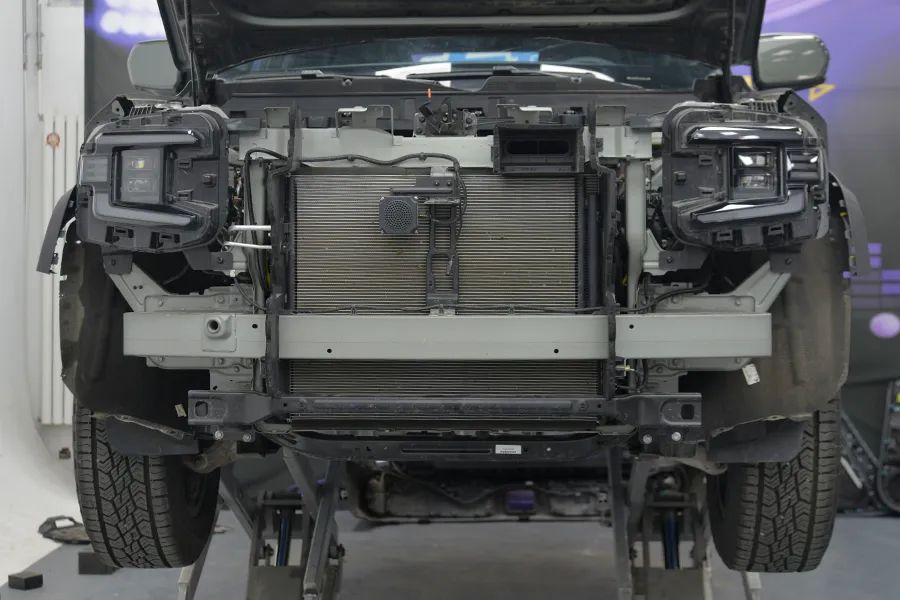 深蓝G318拆车：敢撞它？“金箍棒”能放过谁？