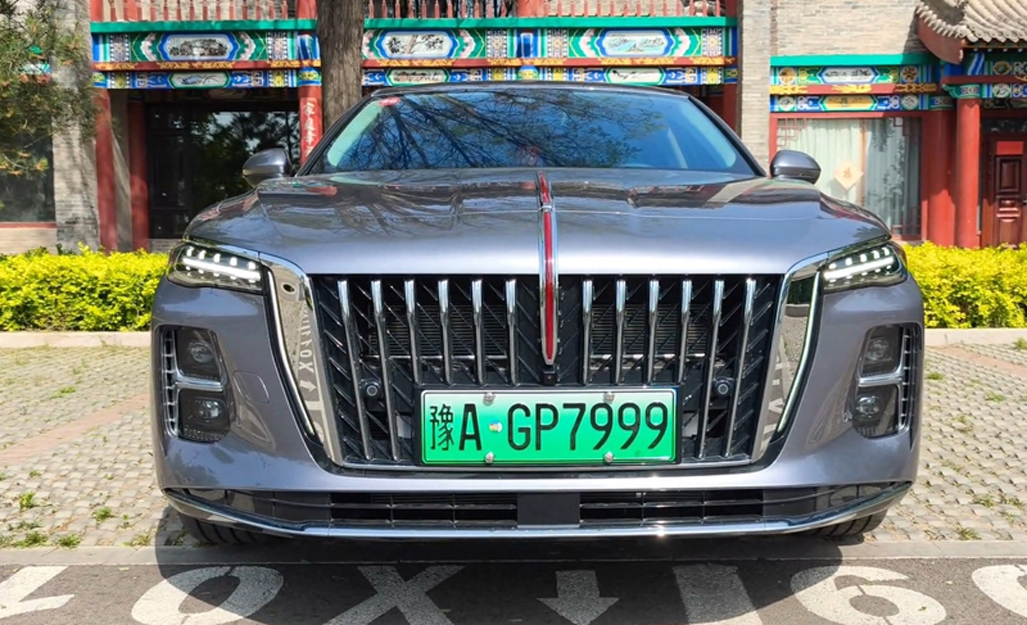 用料扎实，续航长且支撑性好，试驾红旗H5 PHEV