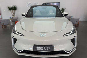 875V平台+灵蜥数字底盘，智己LS7焕新版来袭，上市有戏吗