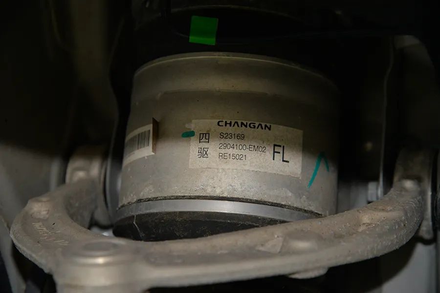 深蓝G318拆车：别看是非承载车身，这底盘也够“野”的！