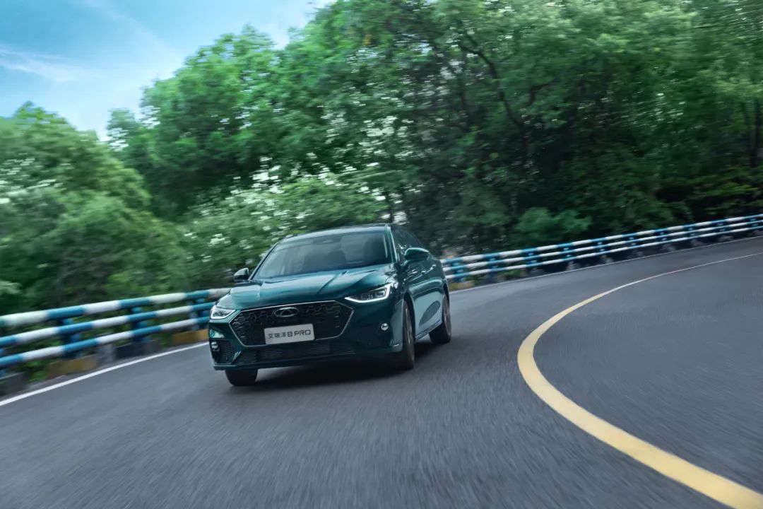 能下赛道的性能家轿 艾瑞泽8 PRO 2.0T限时12.29万起