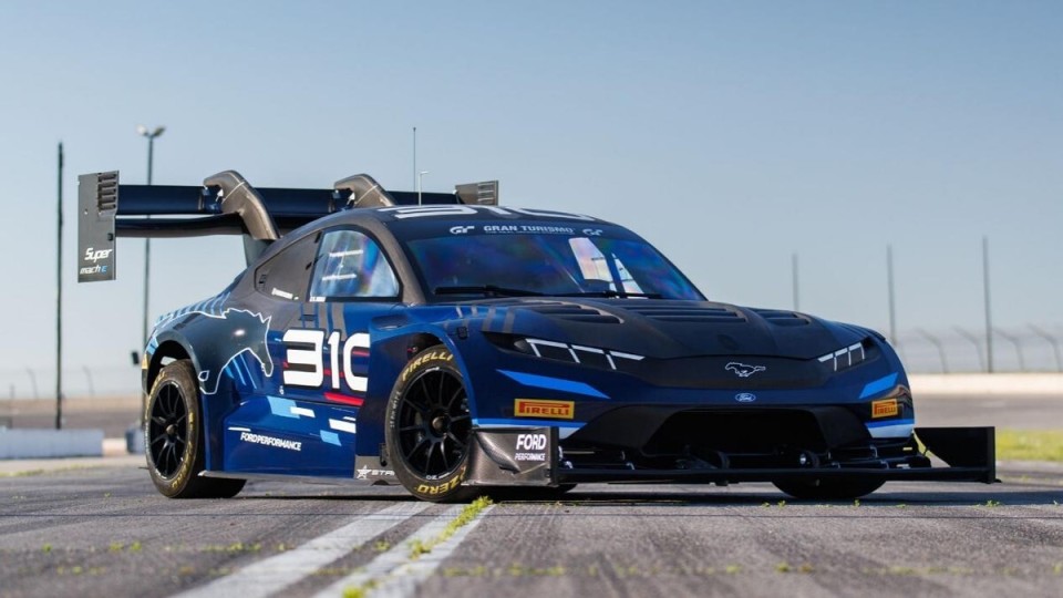顶峰相见 Super Mustang Mach-E 重返派克峰云端