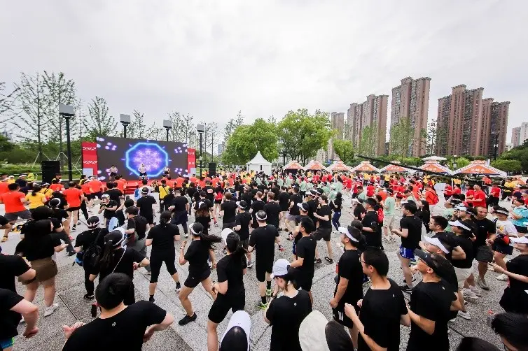 2025上汽大众ID. RUN畅跑上海苏河畔，够出众才精彩