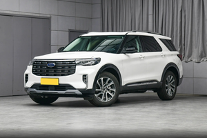 实拍2025款福特探险者，配2.3T+10AT，轴距3025mm，还是中大型SUV