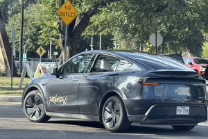 特斯拉Robotaxi上线、萝卜快跑出海东南亚、Waymo纽约测试，无人驾驶“三大家”全球竞速