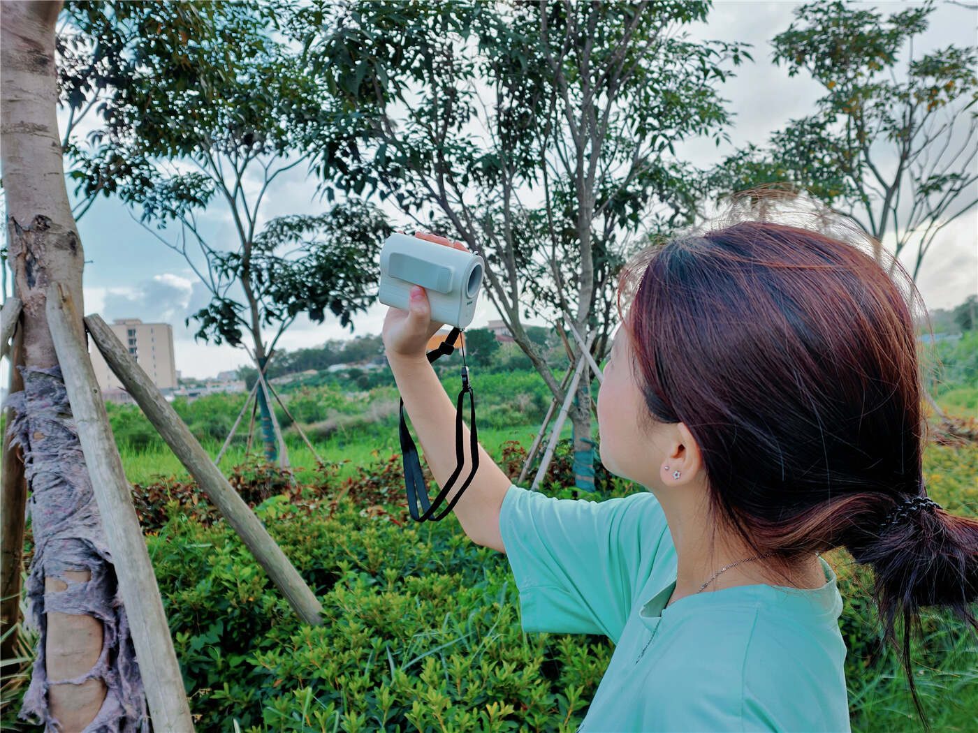 西圣高速挂腰风扇评测：强劲风力，舒适清凉一整夏！