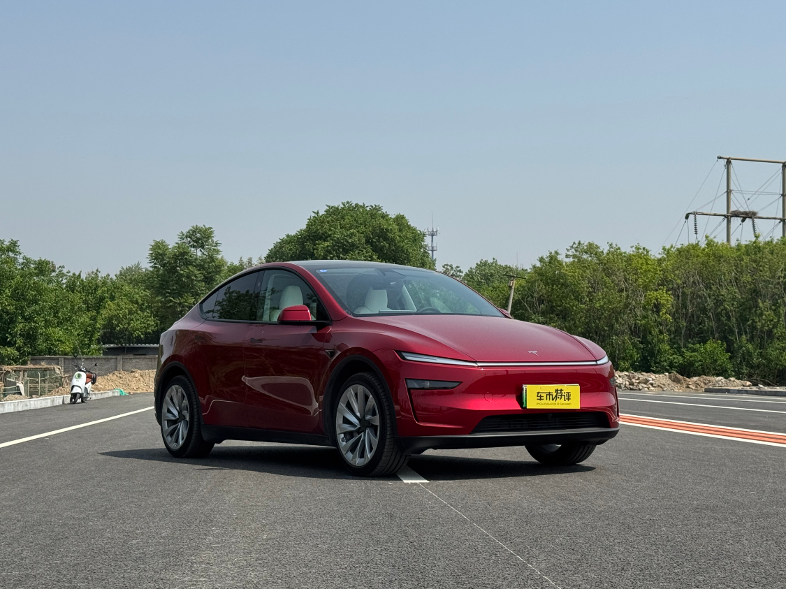 长测试驾特斯拉Model Y焕新版，续航719km，智驾出色动力迅猛