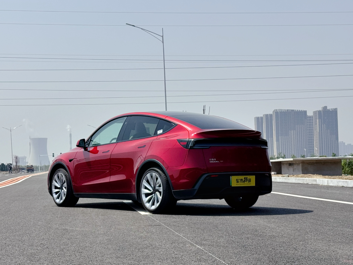 长测试驾特斯拉Model Y焕新版，续航719km，智驾出色动力迅猛