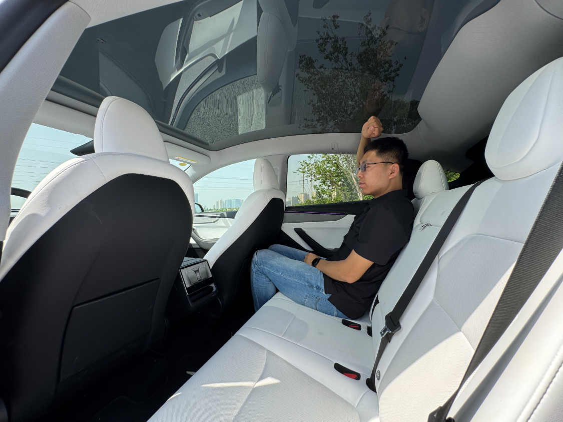 长测试驾特斯拉Model Y焕新版，续航719km，智驾出色动力迅猛