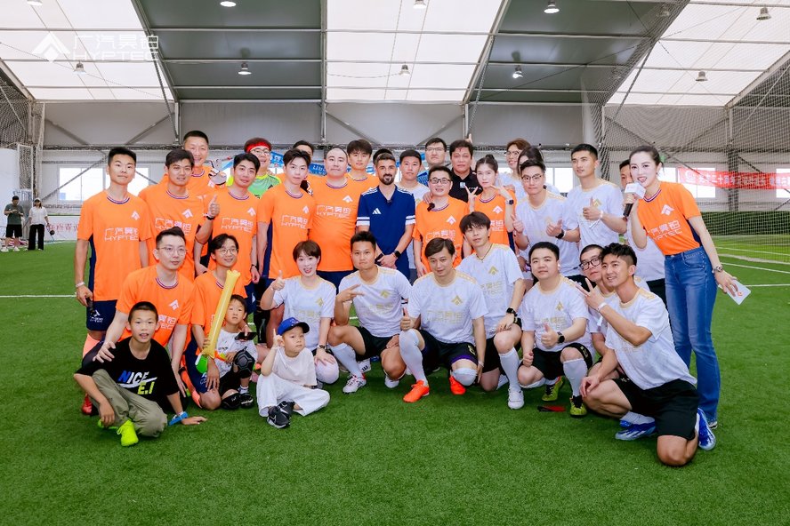 广汽昊铂HL球星见面会燃动上海，传奇球星助阵热血与科技碰撞