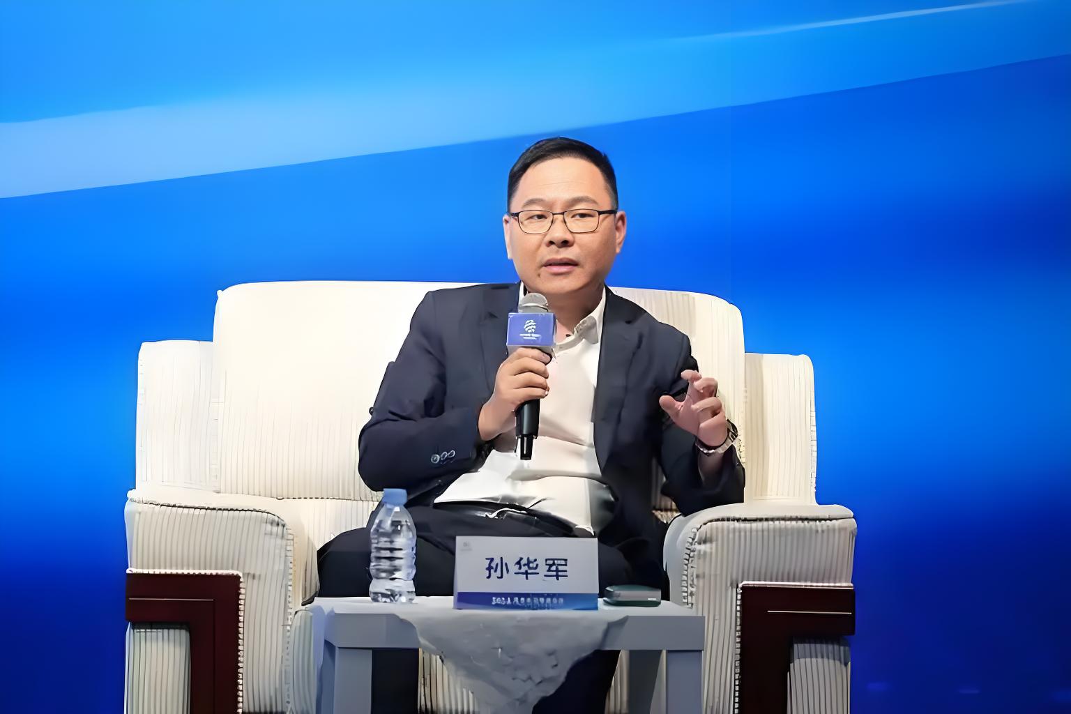 这10年“憋”坏了吧！比亚迪新电池进度曝光，兆瓦闪充短板补齐了