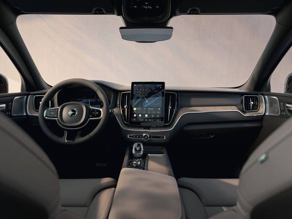 一上市就直降14万元！2026款沃尔沃XC60哪款车型，更值得买？