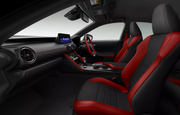 最后一款 V8 引擎！雷克萨斯 IS 500限量500台，内燃机时代的终结！