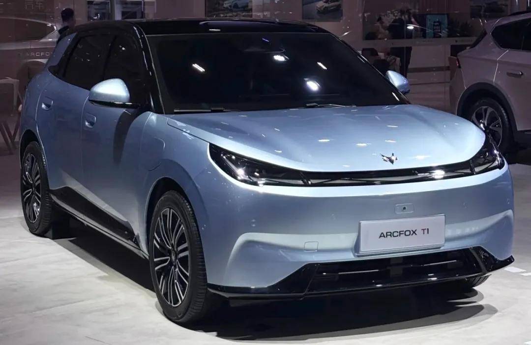 品牌定位从高到低 极狐汽车，走上正轨了吗？