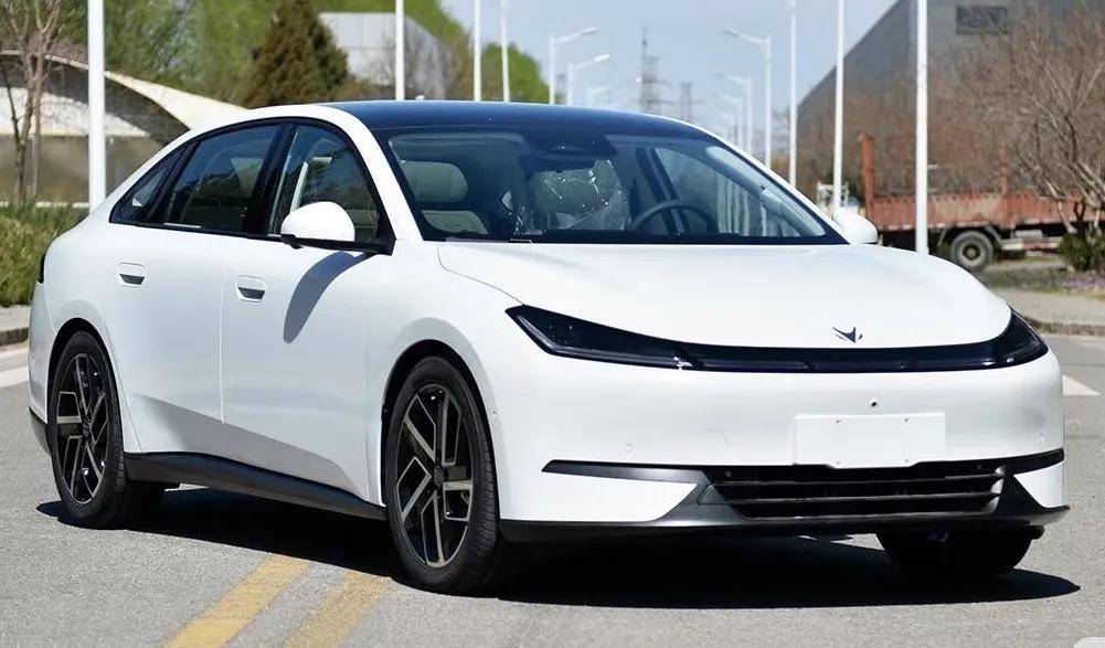 品牌定位从高到低 极狐汽车，走上正轨了吗？