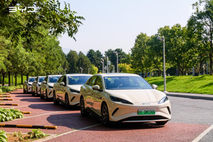 试驾比亚迪海豹06EV：云辇-C系统带来卓越操控与舒适体验