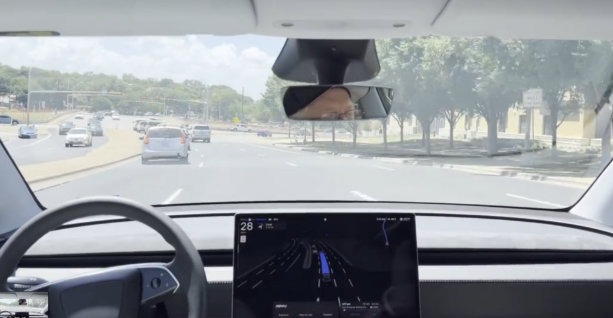 特斯拉 Robotaxi 于美国正式发布，中国同行笑而不语​
