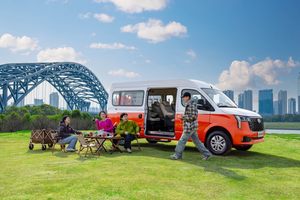 轻客汽车销量排行榜看大通新途V80，空间够大才配叫轻型客车
