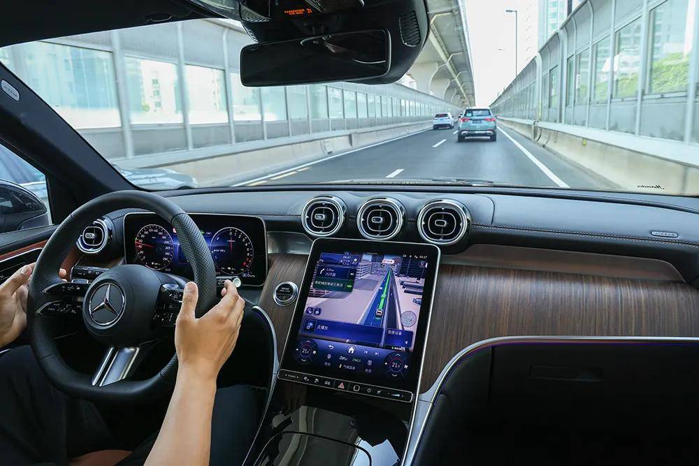 2025款奔驰长轴距GLC：全能高手 “硬控”生活每一面