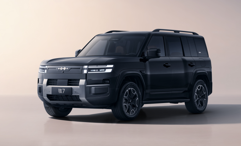 方程豹钛3销量稳居A级纯电SUV TOP3，豹5“双冠”持续霸榜