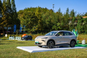 MG ES5限时补贴一口价8.99万元起，超值解锁高品质全球车