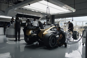 《F1：狂飙飞车》共赴热血盛夏，布雷博闪耀F1主题电影大银幕
