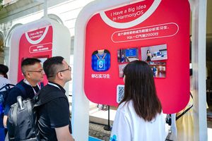 95后独立开发者月入7万，鸿蒙蓝海藏着什么财富密码？
