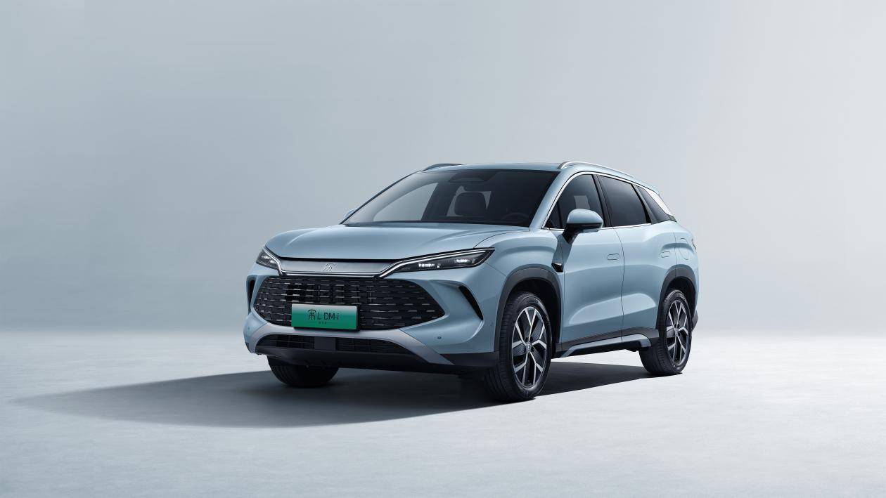 油耗3.9L+续航1500km！宋L DM-i周销榜第二，车主：合资还怎么玩？