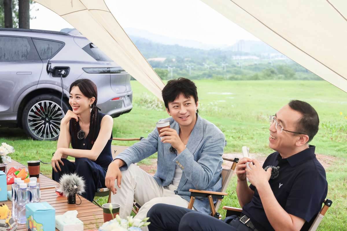 30万级SUV又一“王炸选手” 岚图FREE+预售22.99万元起