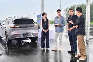 30万级SUV又一“王炸选手” 岚图FREE+预售22.99万元起