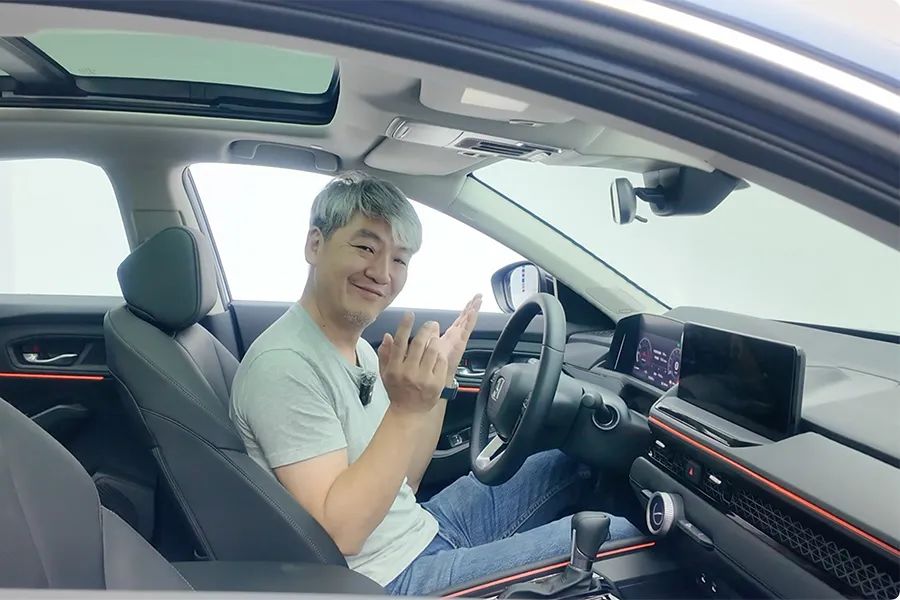 来摸摸它的方向盘，会让你重新爱上开车！