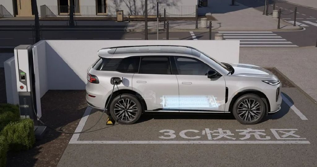 价格战卷出性价比！三款国产车以技术平权重塑市场格局
