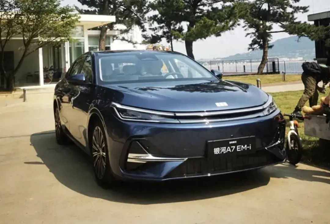 吉利的新车终于要来了！综合续航超过2100km，比亚迪秦L不好卖了