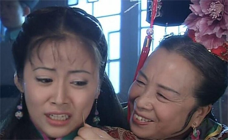 行业首次油电同刺，吉利银河星舰7 EM-i如何突出重围？