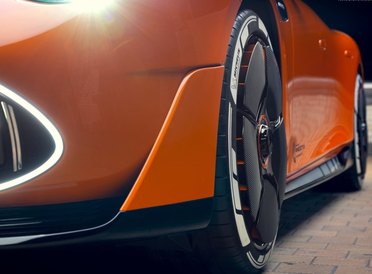 奔驰新一代电动技术，AMG GT XX，盘子电机与可“呼吸”的轮毂