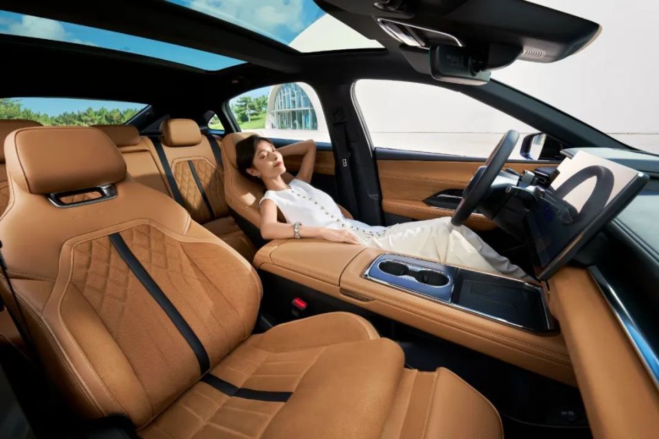 乘员保护得分率第一 MAZDA EZ-6荣膺2025年C-NCAP五星安全评价