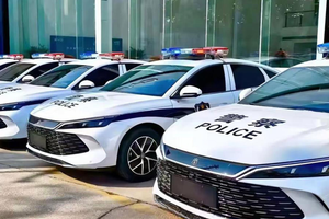 今天咱们聊聊咱们的“国民神车”比亚迪，这回可是真·公务圈的宠儿了！
